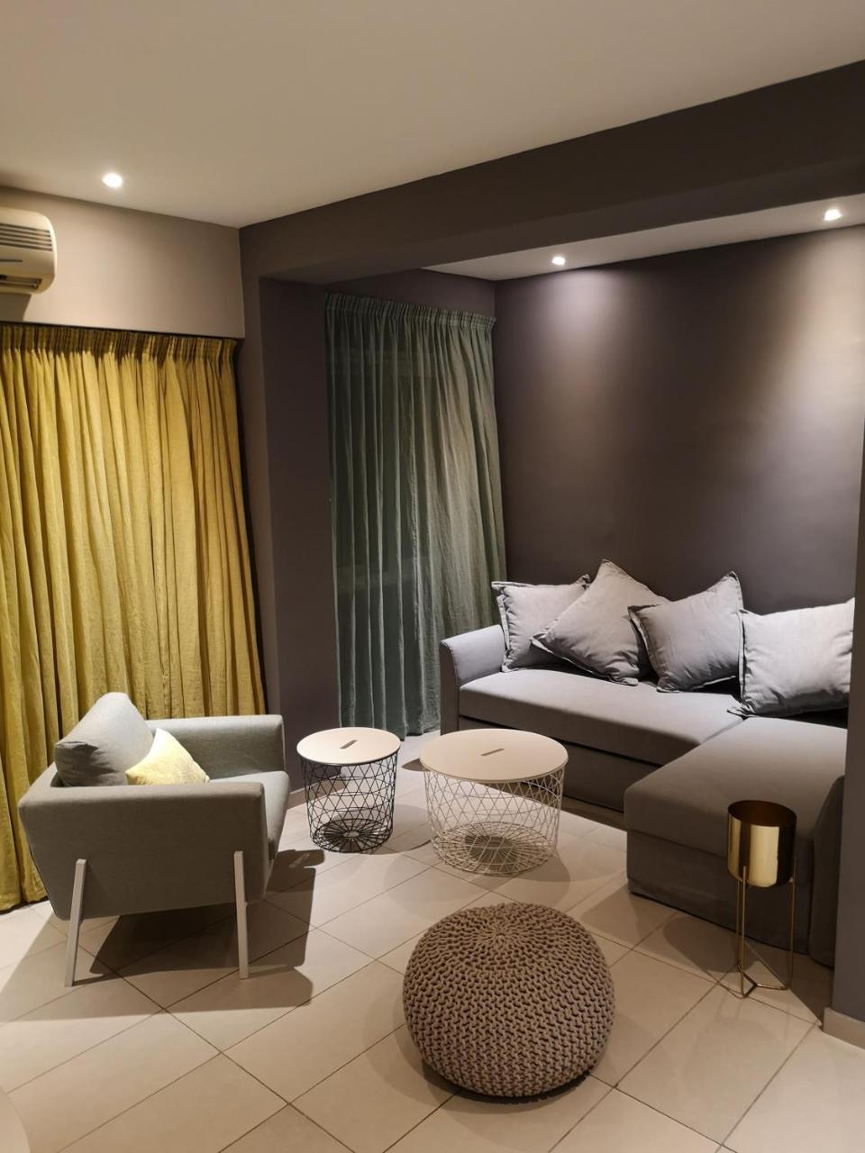 Beachfront Amazing New Apartment Лимасол Экстерьер фото