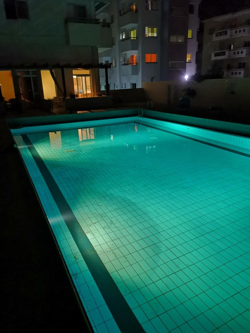 Beachfront Amazing New Apartment Лимасол Экстерьер фото